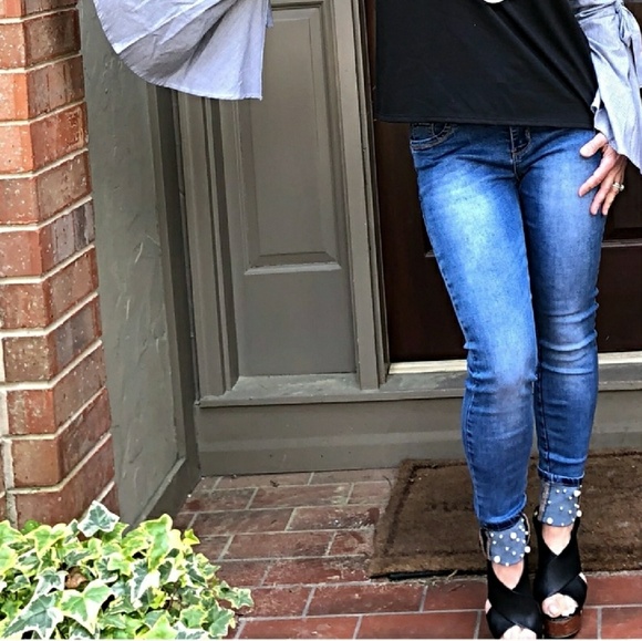 Only 1 left!•Pearl cuffed stretchy jeans•sz.2 XS• - Picture 3 of 7